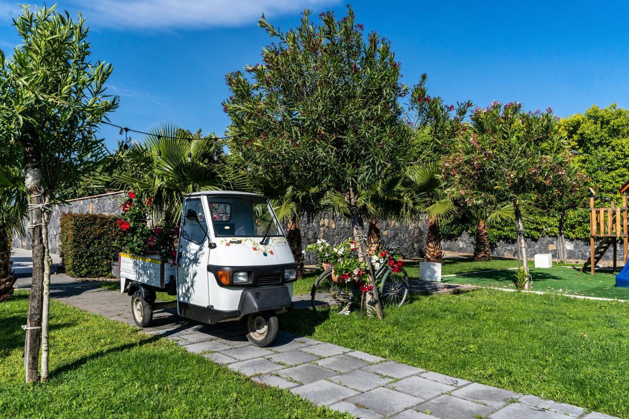 Dipladenia Garden Country Resort Mascali Exteriér fotografie